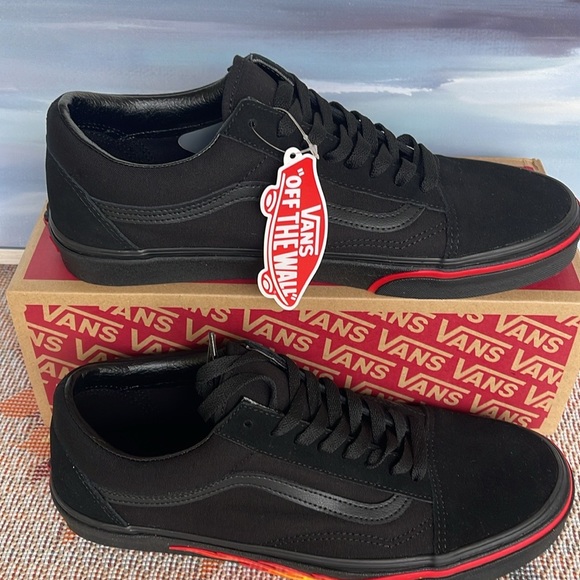 Vans WMNS Old Skool
(Flame Wall) Black/Black
VN0A38G1Q8Q
Sneakers - Picture 7 of 16